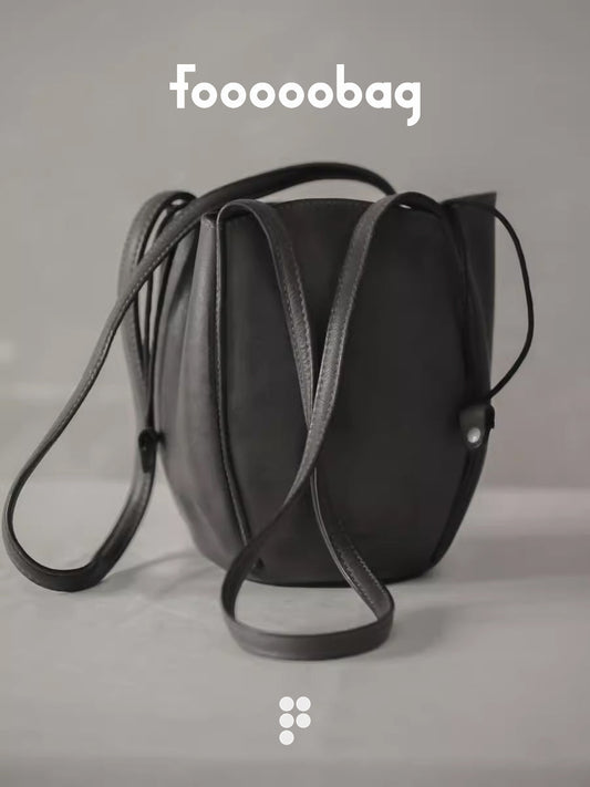 Bud Bucket Bag: Your Lightweight Leather Signature Piece